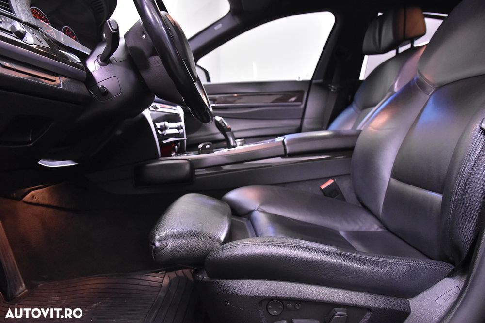 BMW Seria 7 - 26
