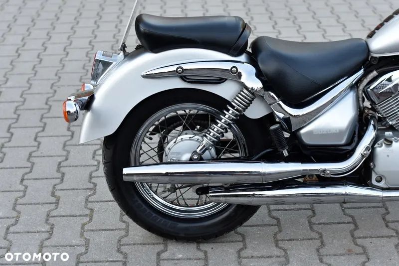 Suzuki Intruder - 10