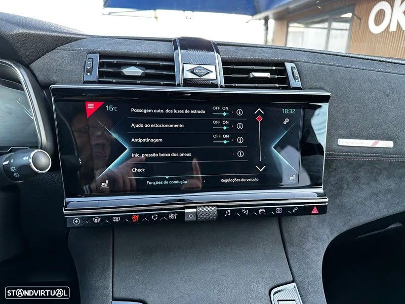 DS DS7 Crossback E-Tense Performance Line EAT8 - 32