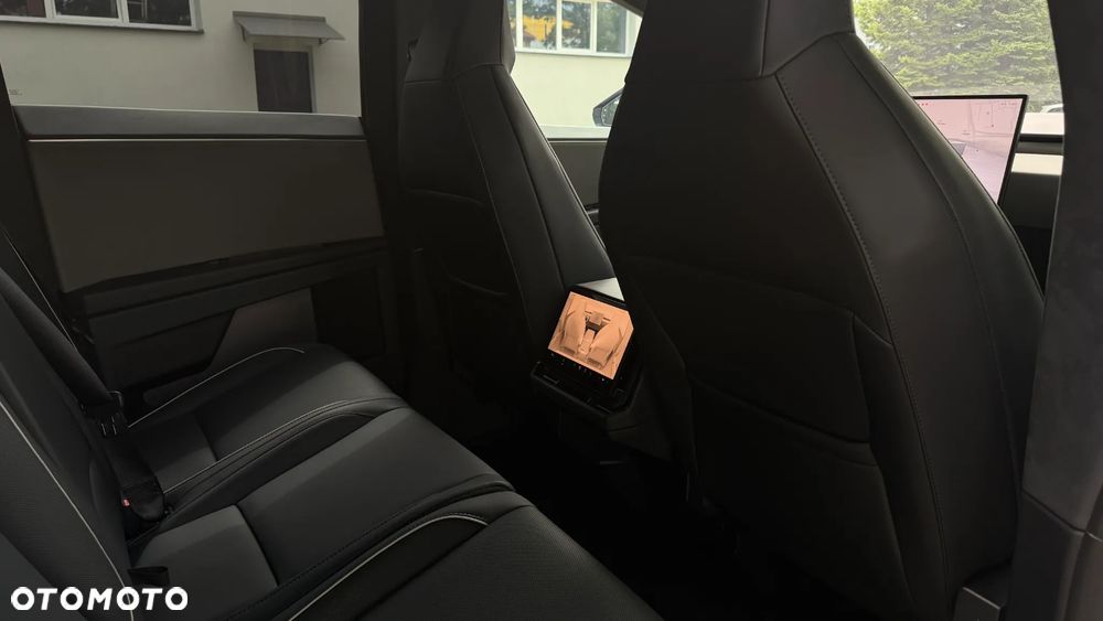 Tesla Cybertruck - 8