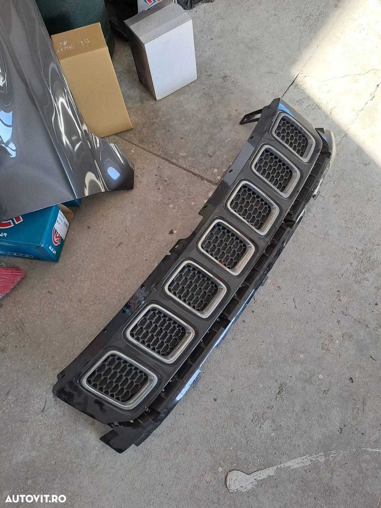 Grila radiator originala Jeep Compass an 2017-2021 - 1