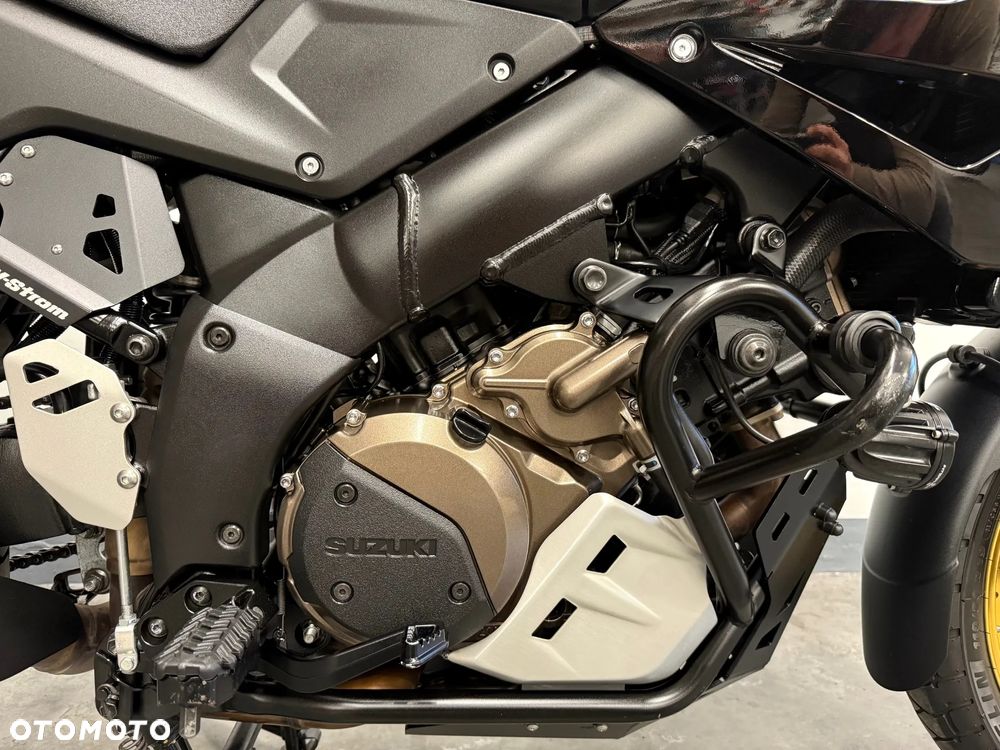 Suzuki V-STROM - 12