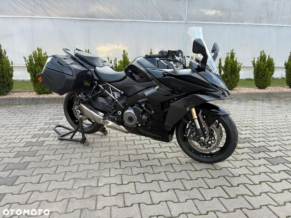 Suzuki GSX - 19