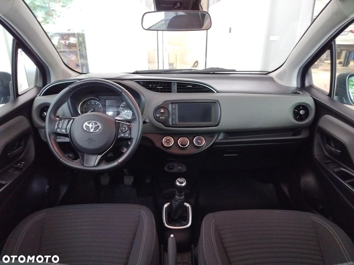 Toyota Yaris - 10