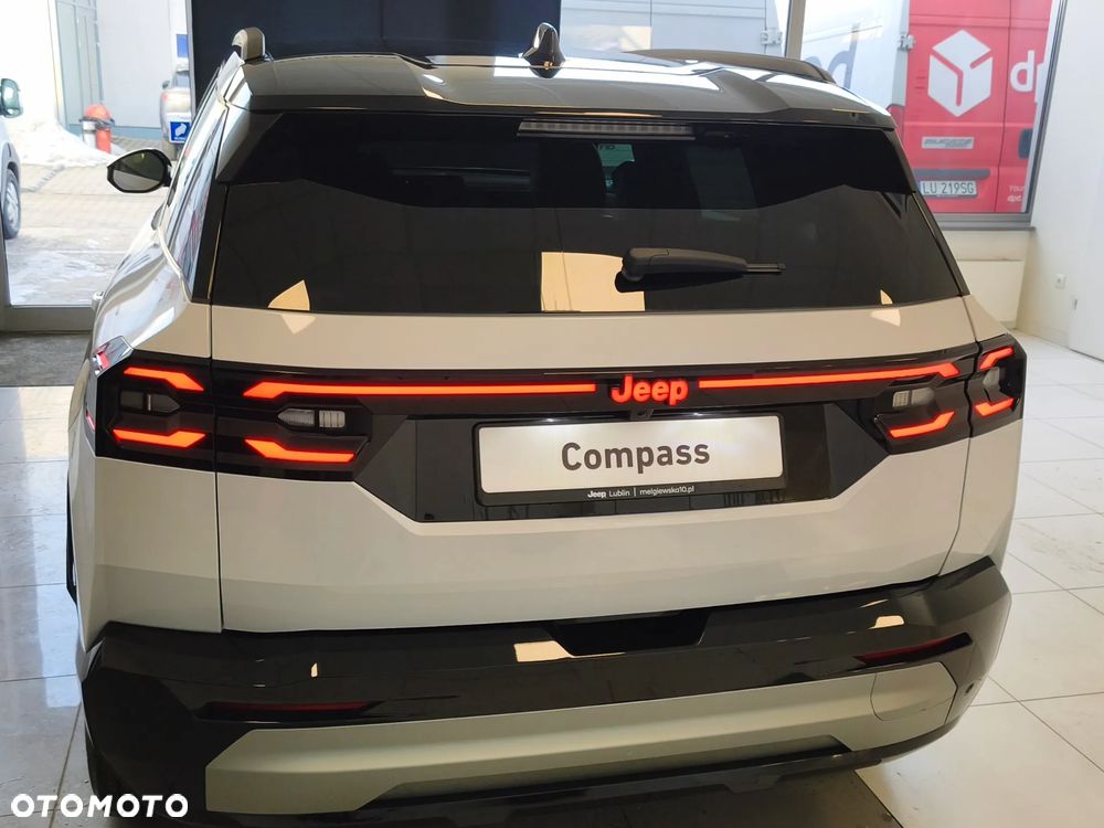 Jeep Compass 1.2 T3 mHEV First Edition FWD DCT - 11