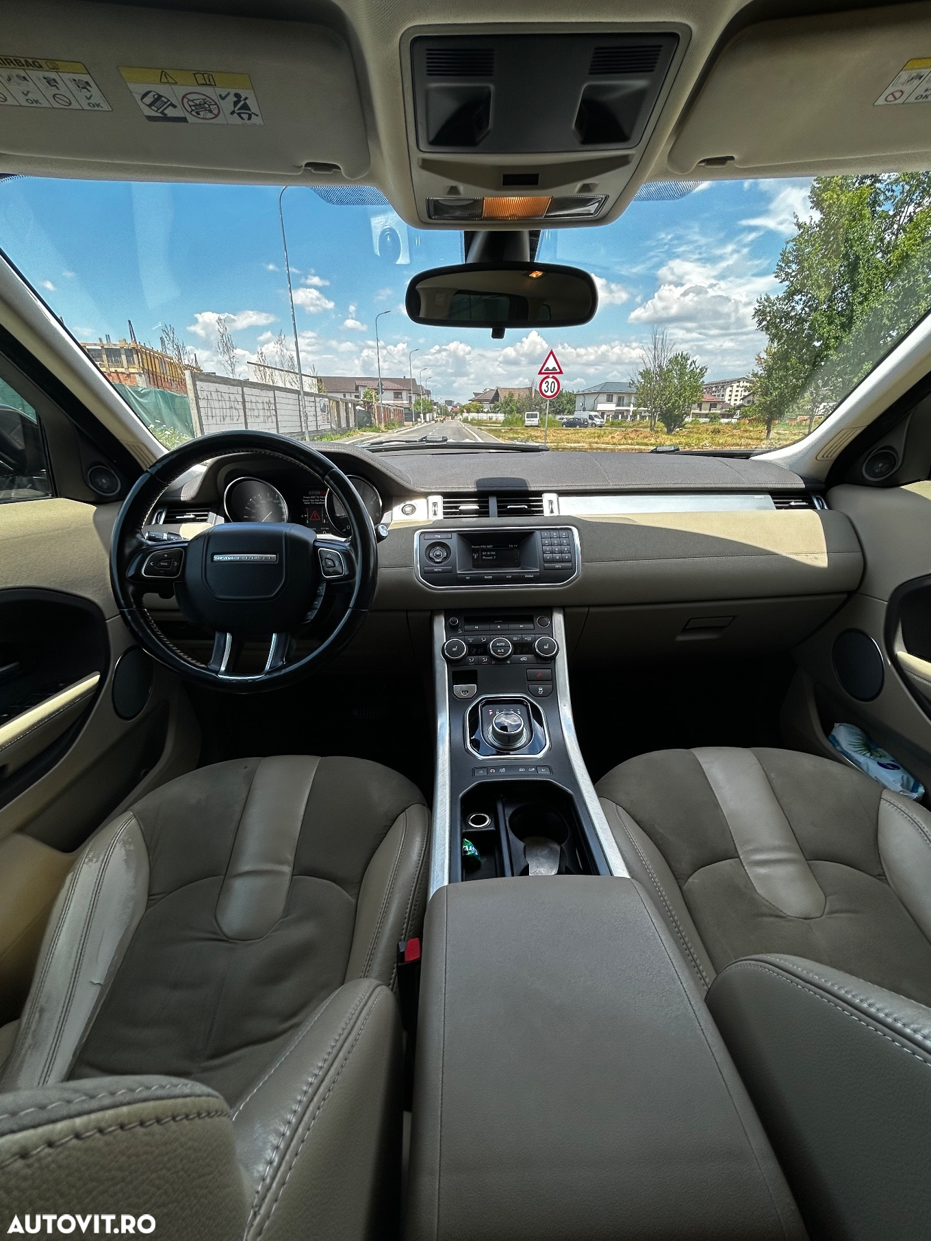 Land Rover Range Rover Evoque - 12