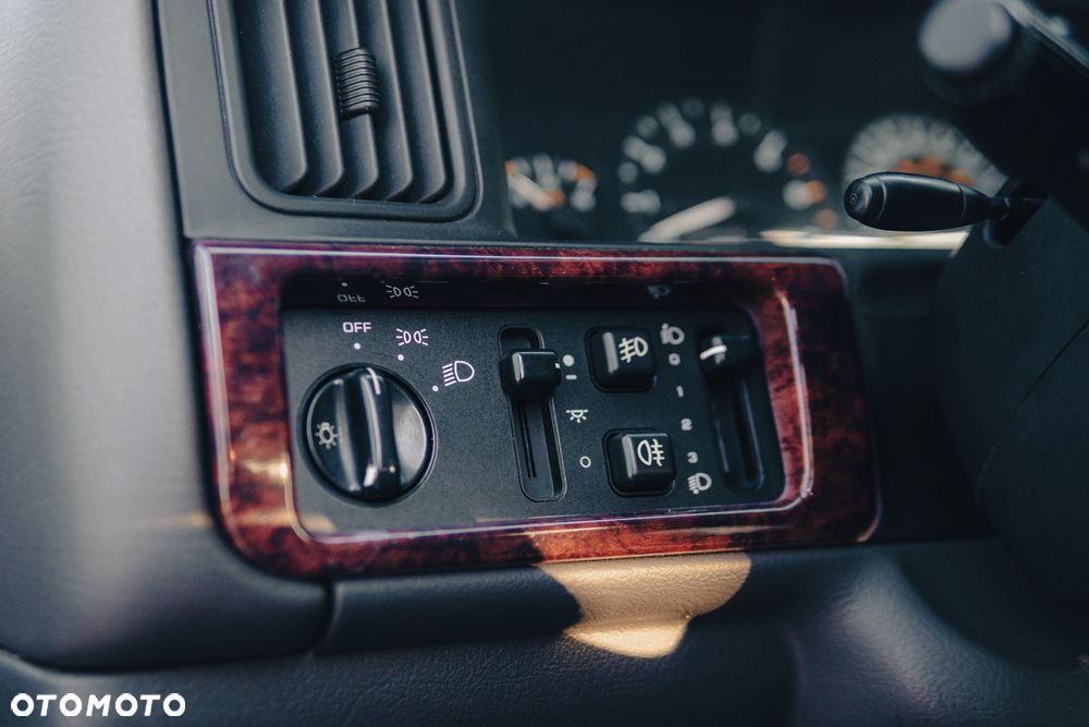 Jeep Grand Cherokee - 19