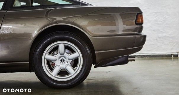 Aston Martin Virage - 6