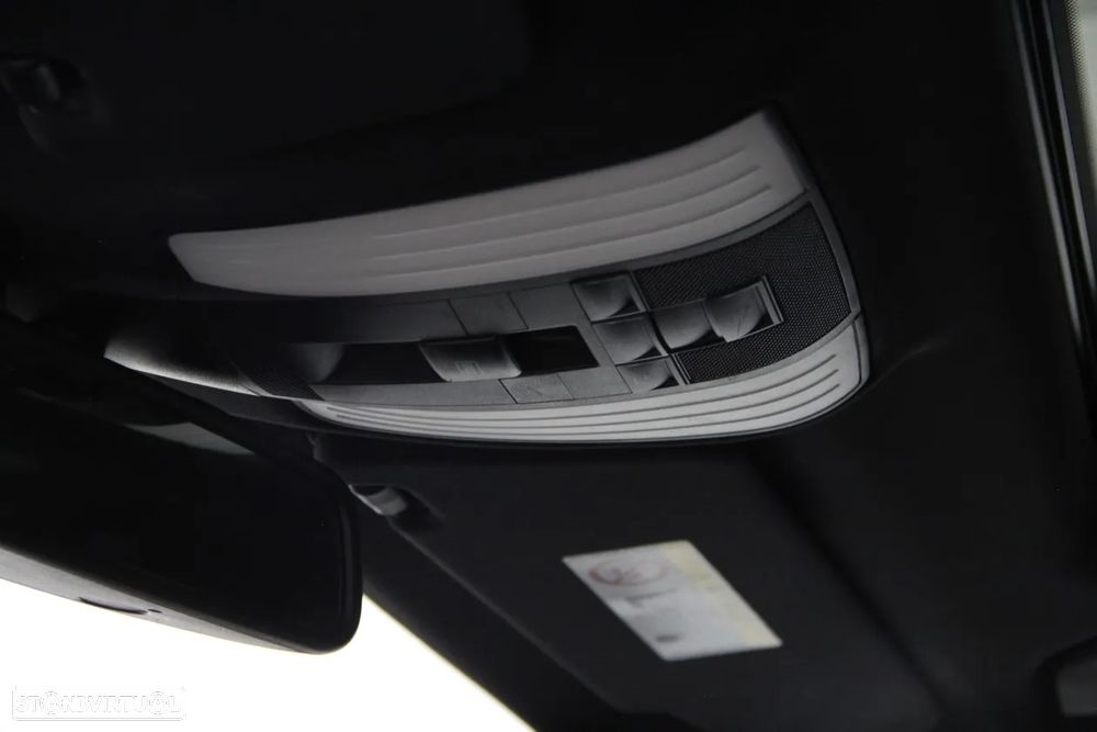 Mercedes-Benz E 250 BlueTEC Avantgarde Auto. - 30