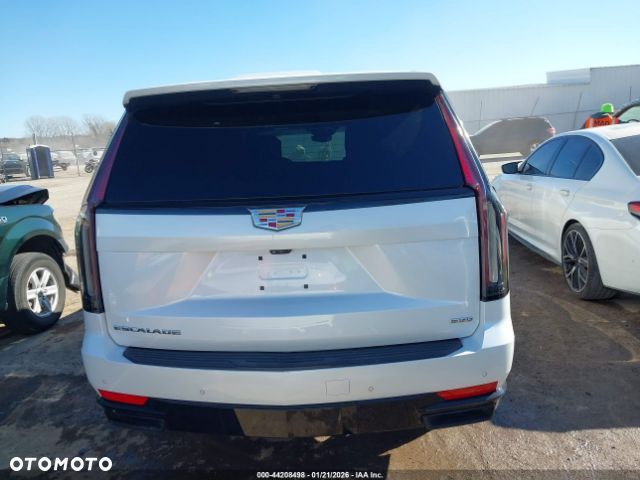 Cadillac Escalade - 3