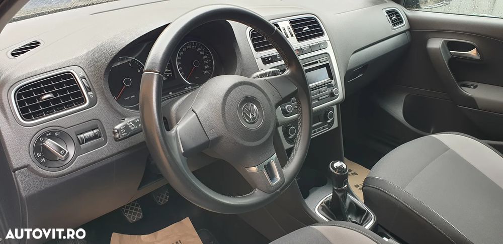 Volkswagen Polo 1.4 Attractive - 6