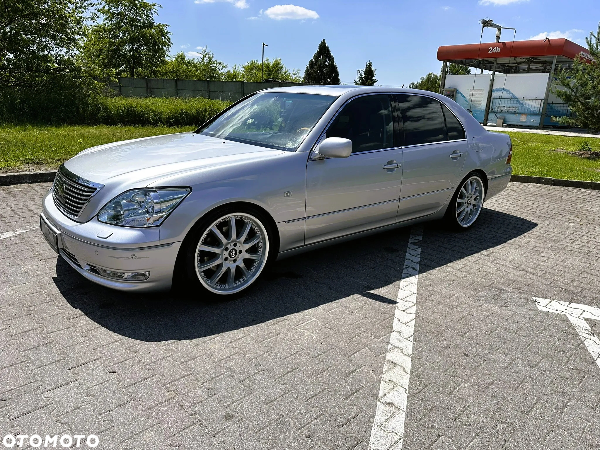 Lexus LS - 10