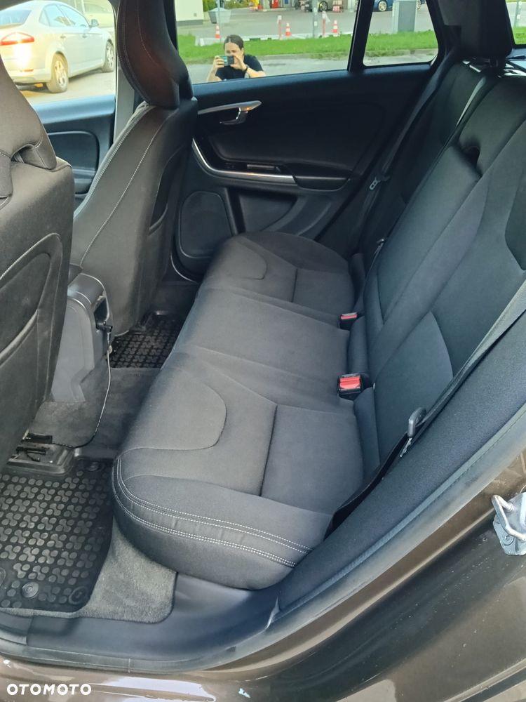 Volvo V60 Cross Country D3 Drive-E Momentum - 18