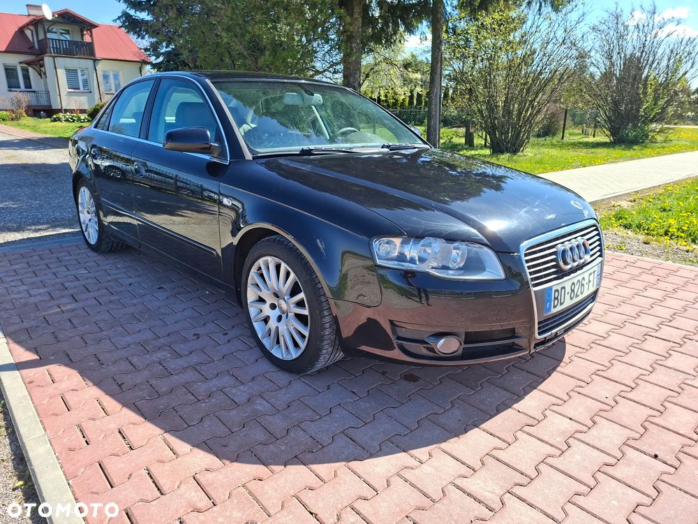 Audi A4 Limousine - 1