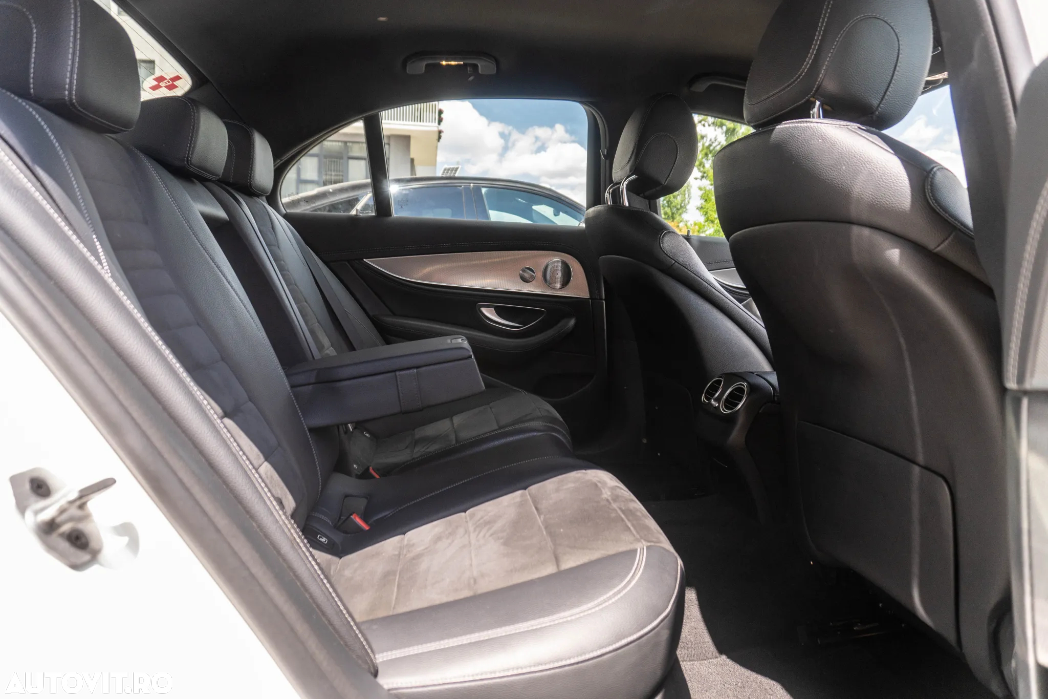 Mercedes-Benz E 300 d Aut. - 13
