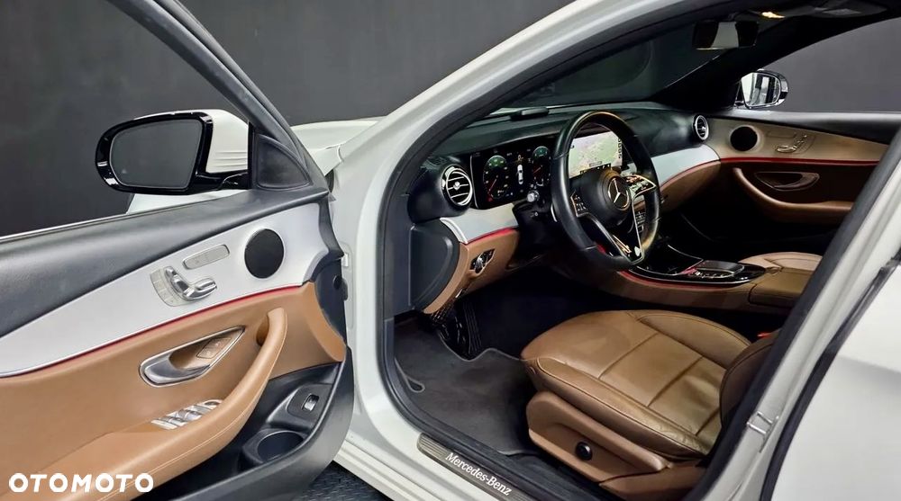 Mercedes-Benz Klasa E 250 9G-TRONIC - 8