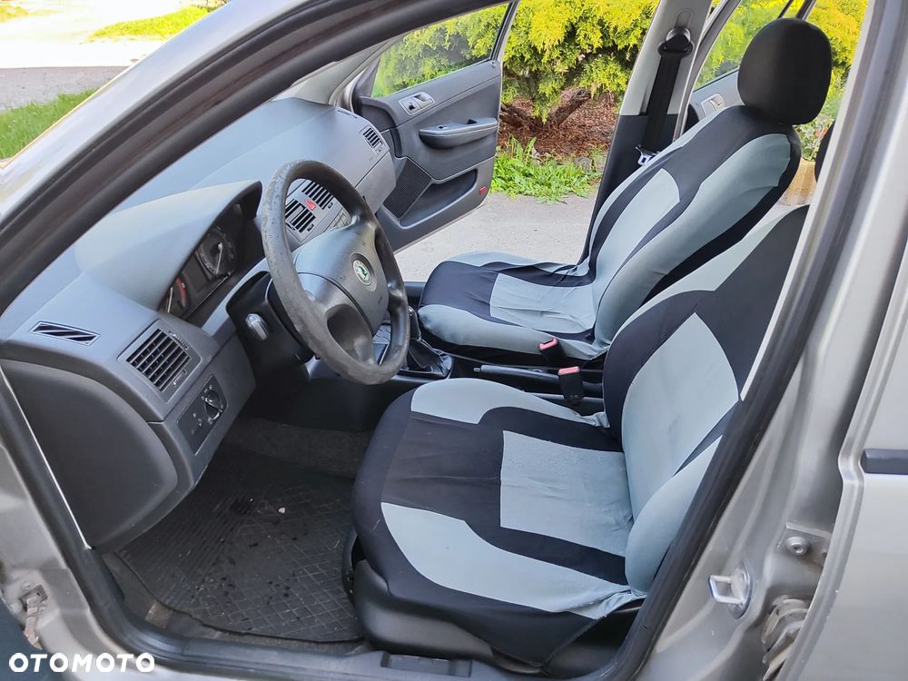 Skoda Fabia 1.2 12V Ambiente - 17