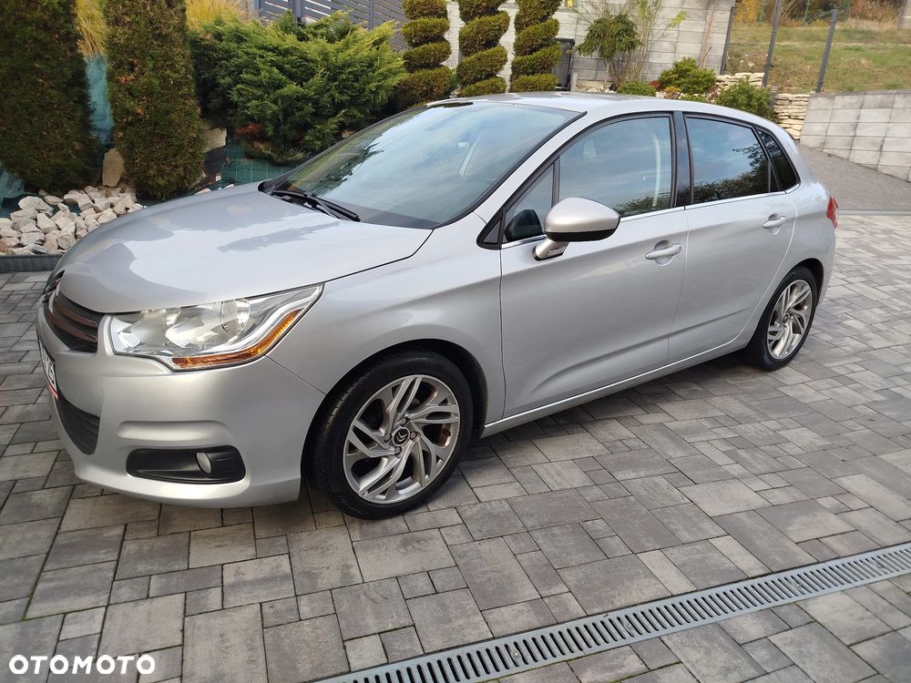 Citroen C4 2011 photo 2