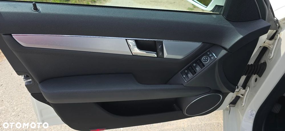 Mercedes-Benz Klasa C 320 CDI DPF 7G-TRONIC Avantgarde - 10