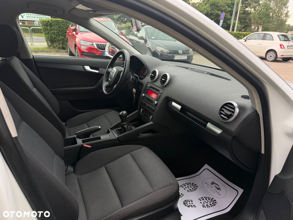 Audi A3 Sportback 1.6 Attraction - 10