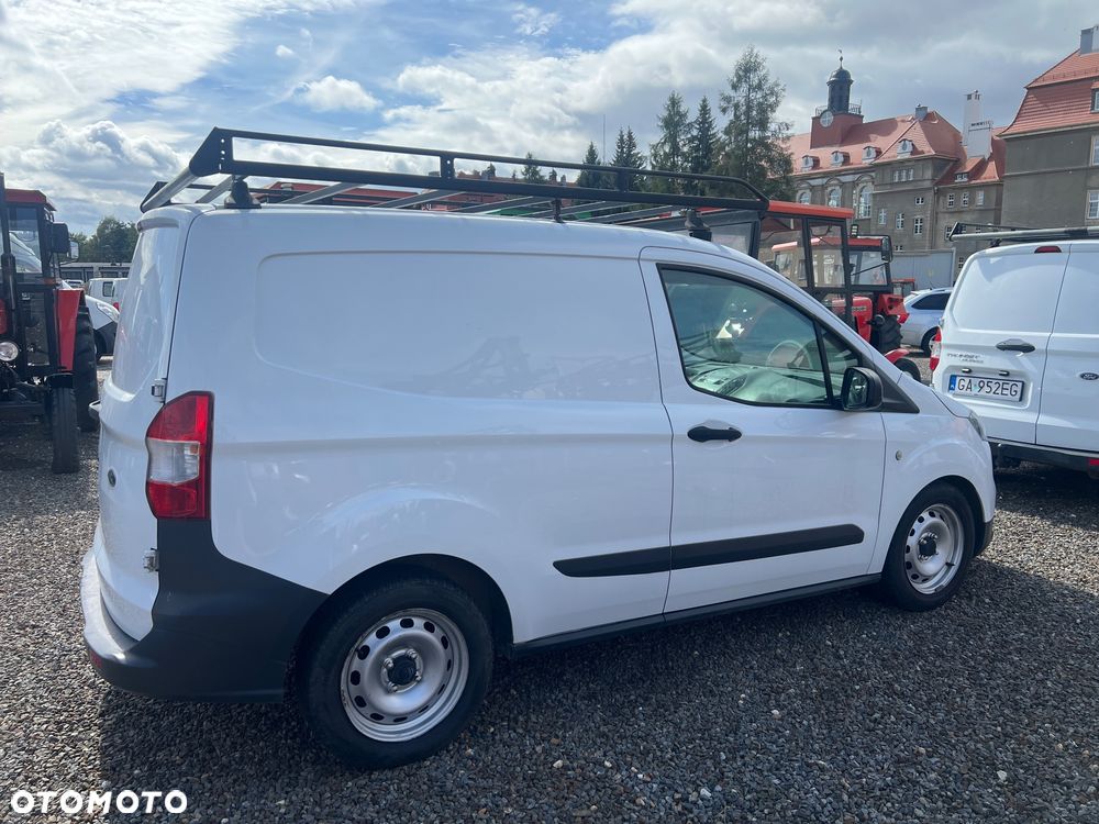 Ford Transit Courier - 3