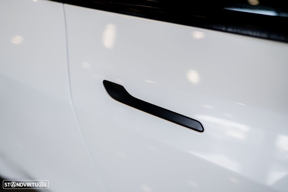 Tesla Model Y Standard RWD - 6