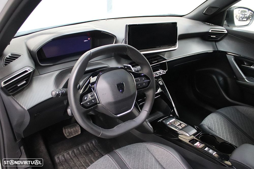 Peugeot 2008 1.2 PureTech Allure EAT8 - 7