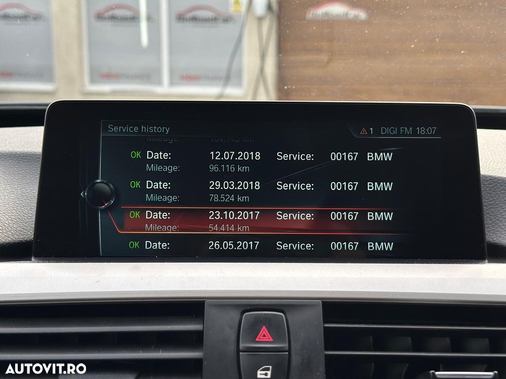 BMW Seria 3 325d Aut. Advantage - 32