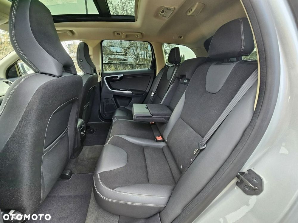 Volvo XC 60 D3 Momentum - 18
