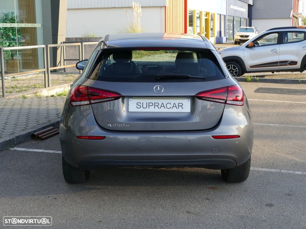 Mercedes-Benz A 250 e Progressive - 4