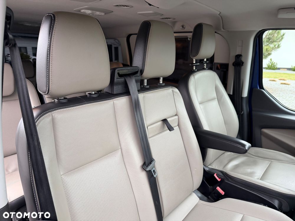 Ford Tourneo Custom - 17