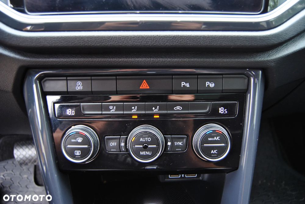 Volkswagen T-Roc - 34