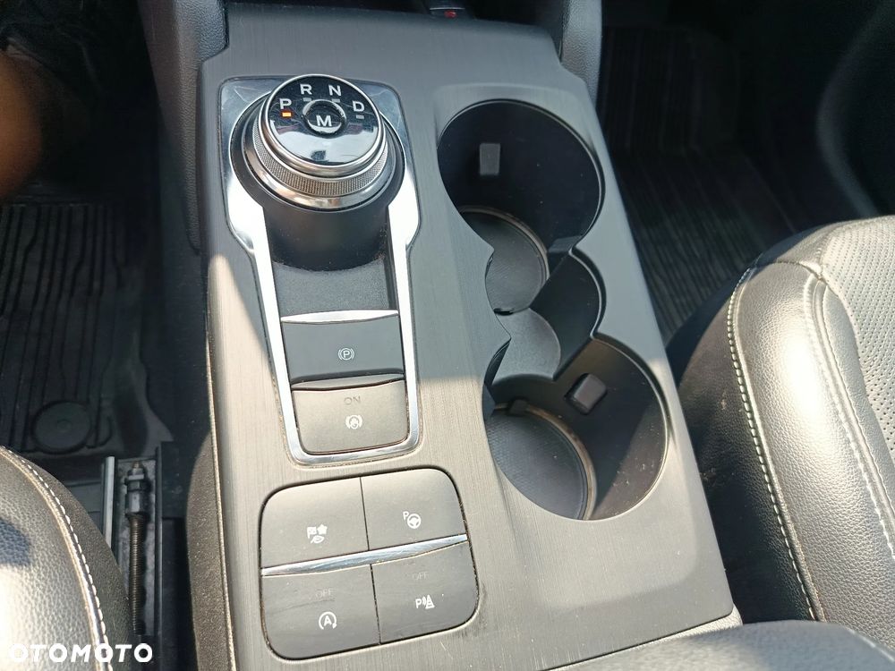 Ford Kuga - 25