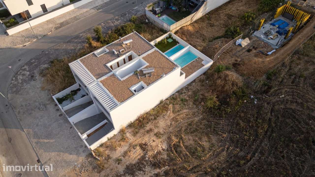 Moradia Geminada T3 com piscina, Quinta da Amizade, Setubal - Grande imagem: 3/36