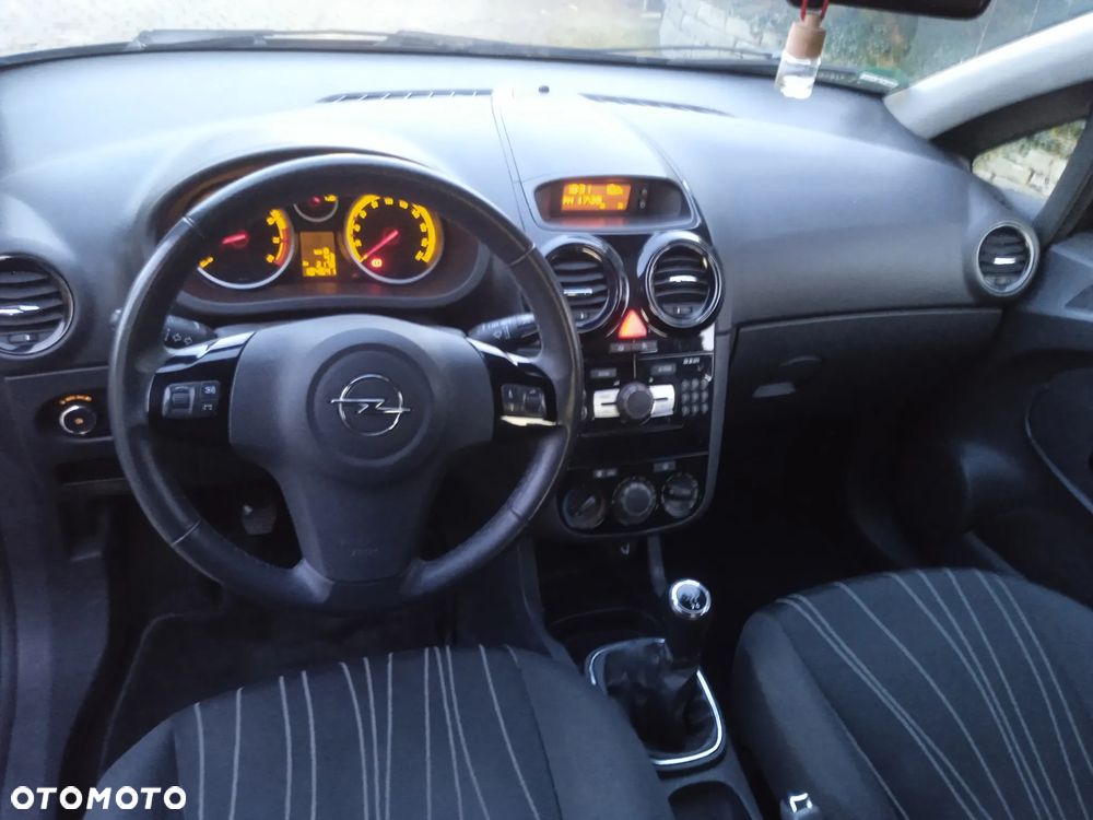 Opel Corsa 1.4 16V Edition - 5