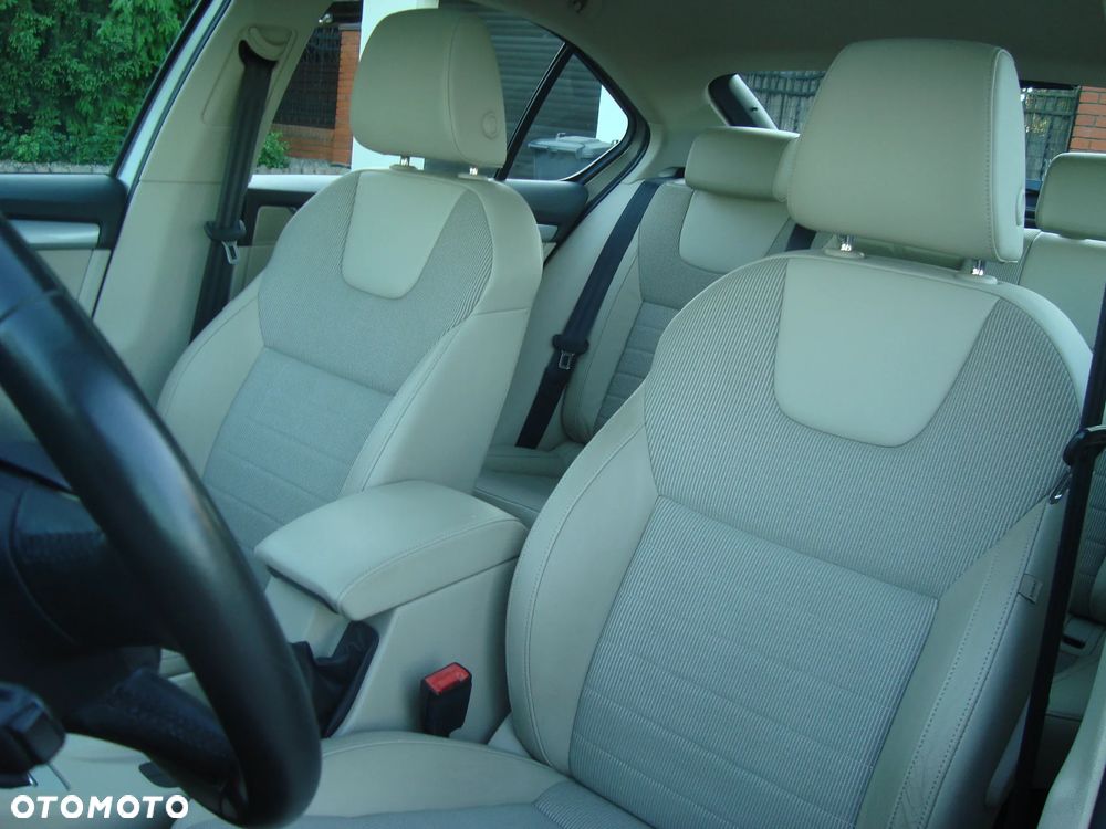 Skoda Octavia 1.6 TDI DPF Elegance - 28