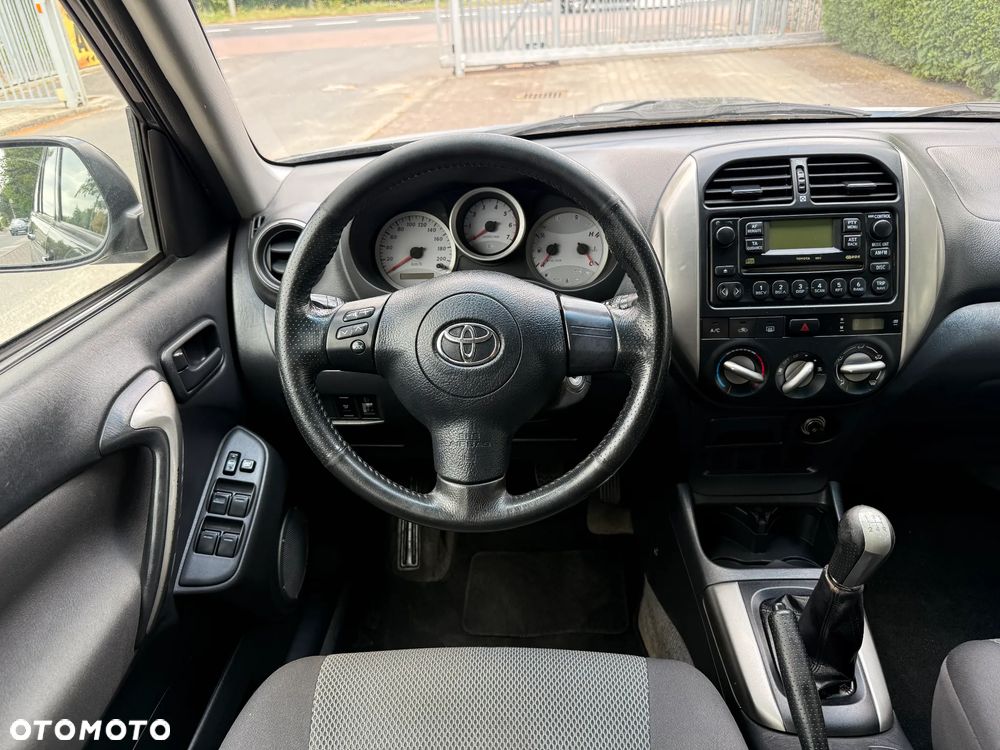 Toyota RAV4 D-4D 4x4 - 29