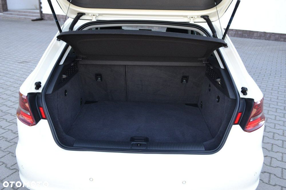 Audi A3 Sportback 2.0 TDI S tronic design - 19