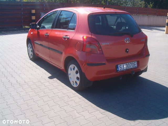 Toyota Yaris - 12