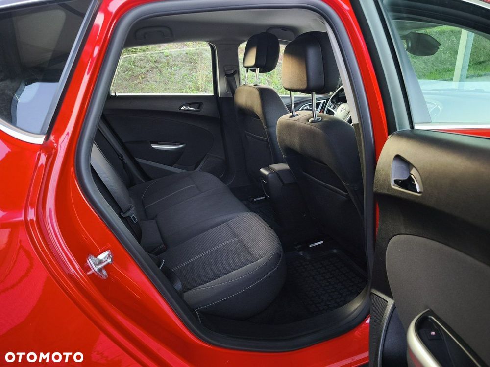 Opel Astra IV 1.6 T Cosmo - 17