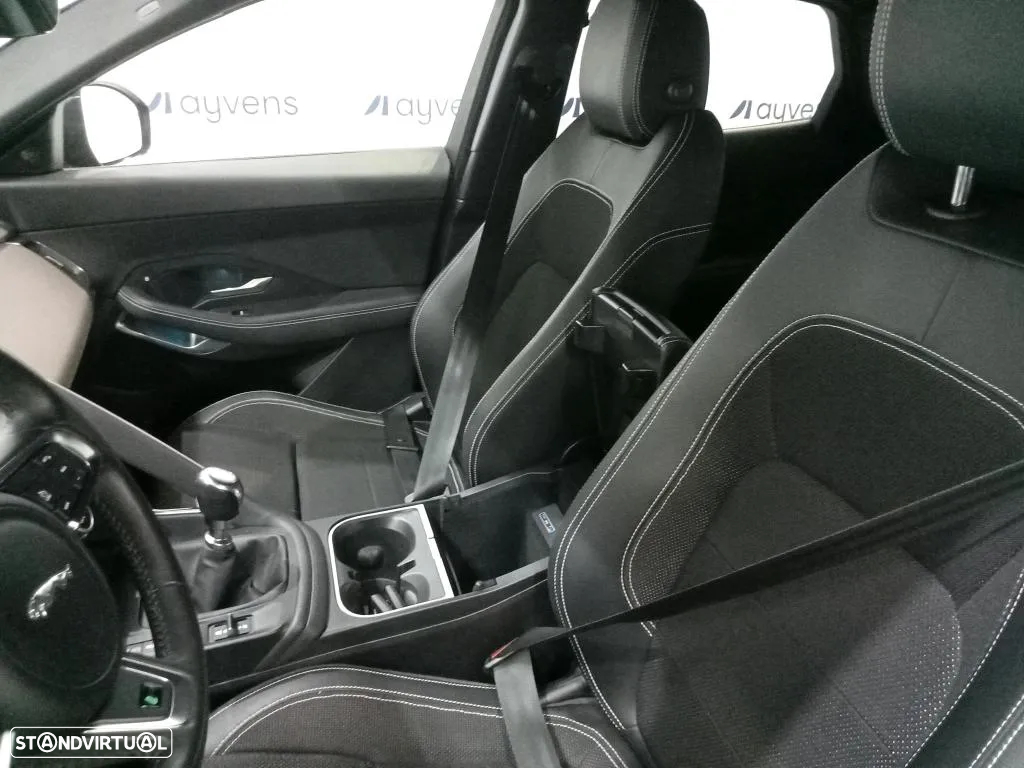 Jaguar E-Pace 2.0 i4D R-Dynamic - 10