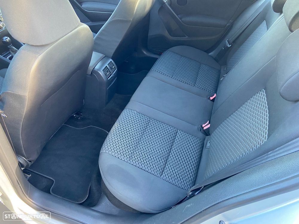 VW Golf 2.0 TDi Confortline - 12
