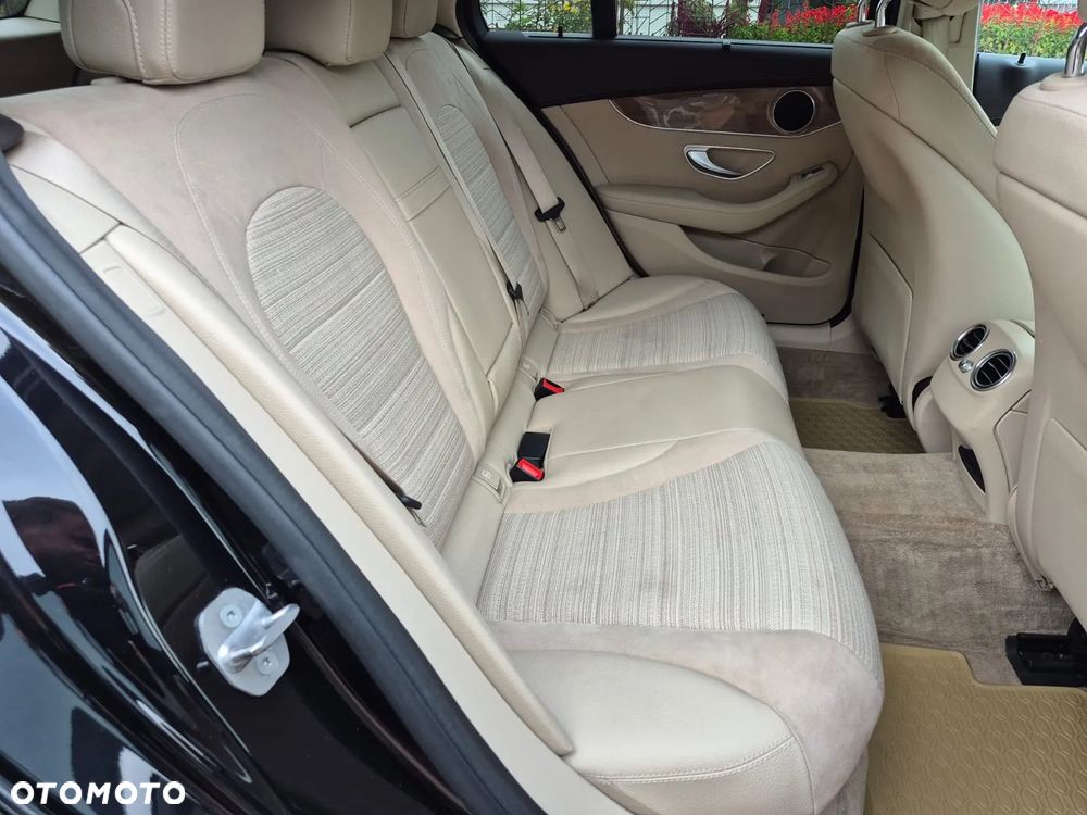 Mercedes-Benz Klasa C 220 d 4-Matic 9G-TRONIC - 15