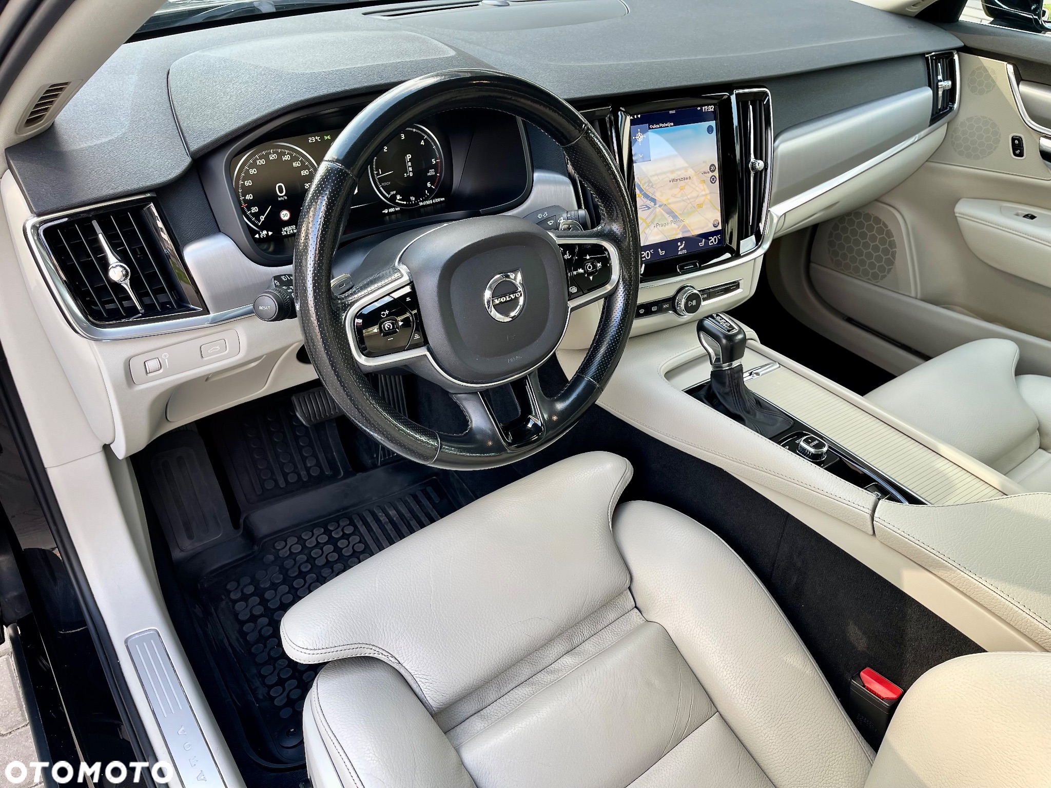 Volvo S90 - 25