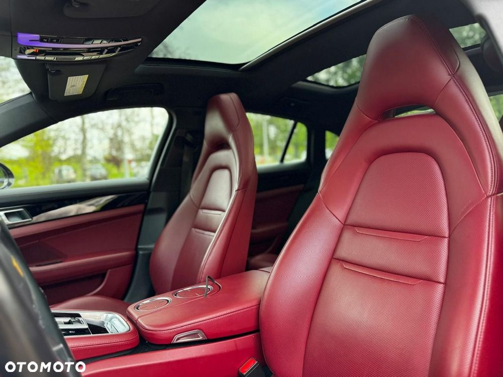 Porsche Panamera 4S Executive - 22