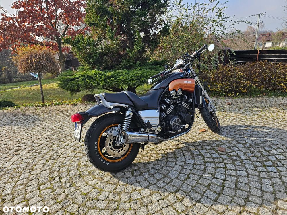 Yamaha V-MAX - 4