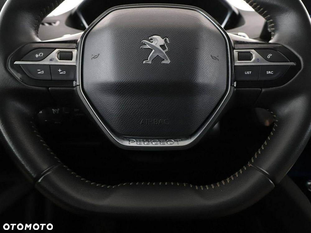 Peugeot 3008 1.2 PureTech Active S&S EAT8 - 22