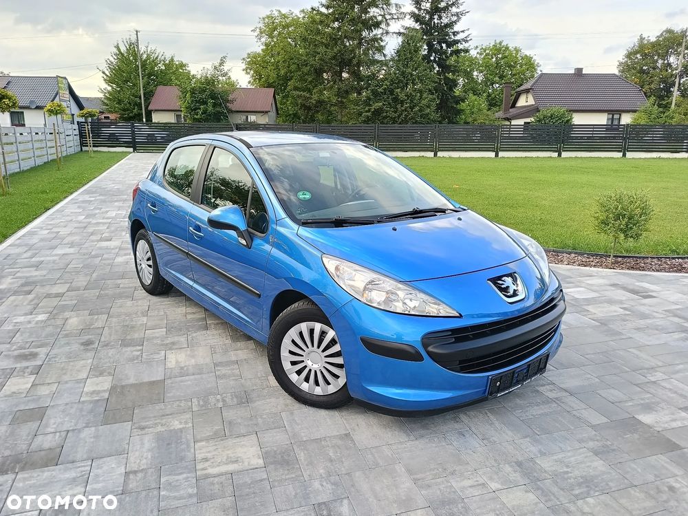 Peugeot 207 - 1