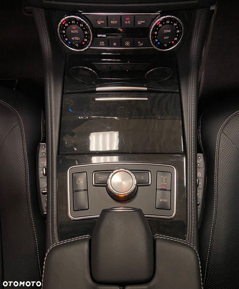 Mercedes-Benz CLS 500 4Matic 7G-TRONIC - 16
