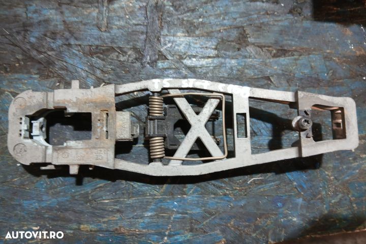 Maner deschidere din exterior usa fata stanga 7H0837885C 7H0837885C V - 1